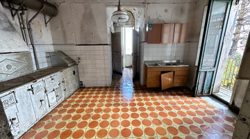 photo of the kitchen